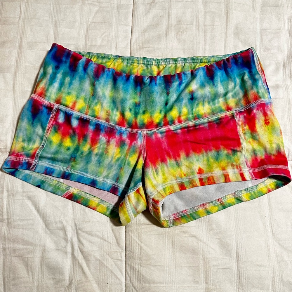 FLEO booty shorts